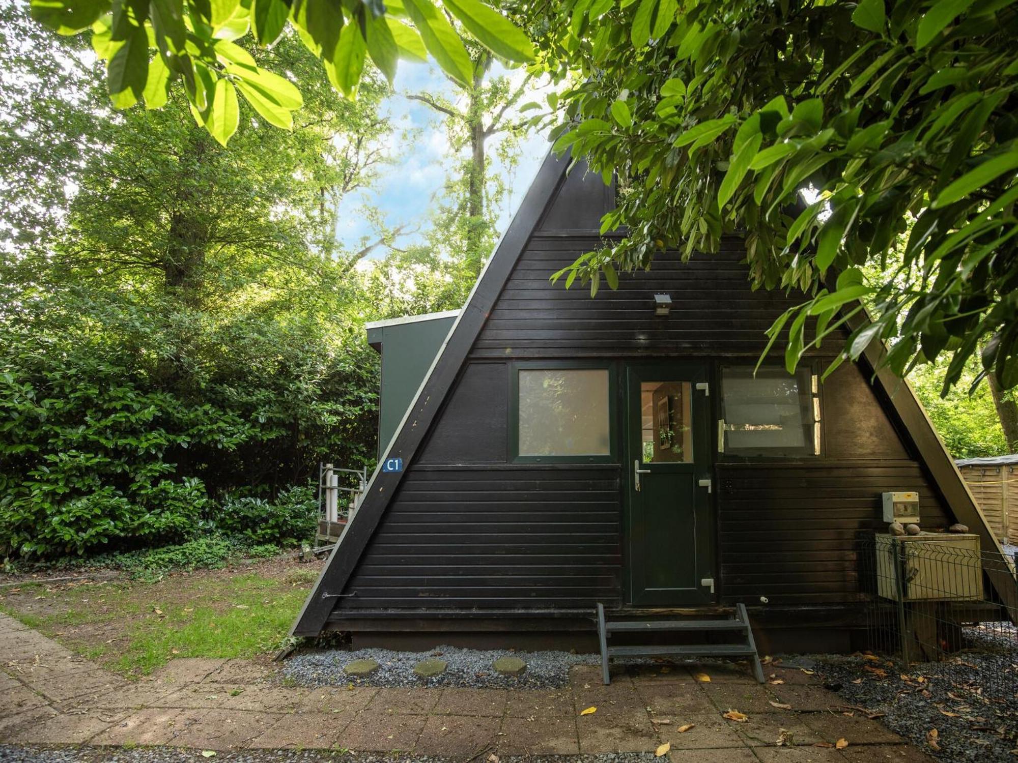 Traditional Holiday Home In Lanaken With Garden Eksteriør billede